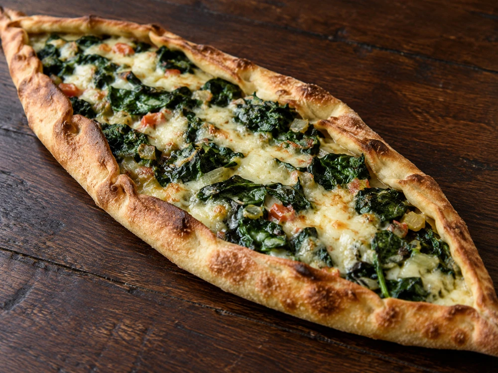 Ispanaklı Pide — yeni fotoğraf